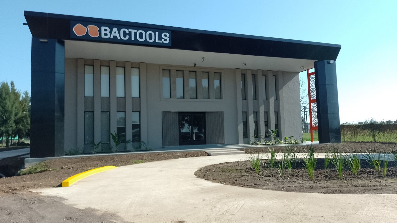 Edificio de laboratorio en Planta Agrefert, Parque Industrial Comirsa II