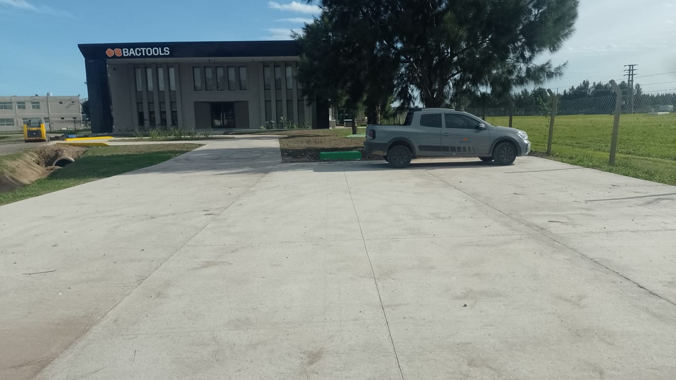 Movimiento de suelo y pavimento